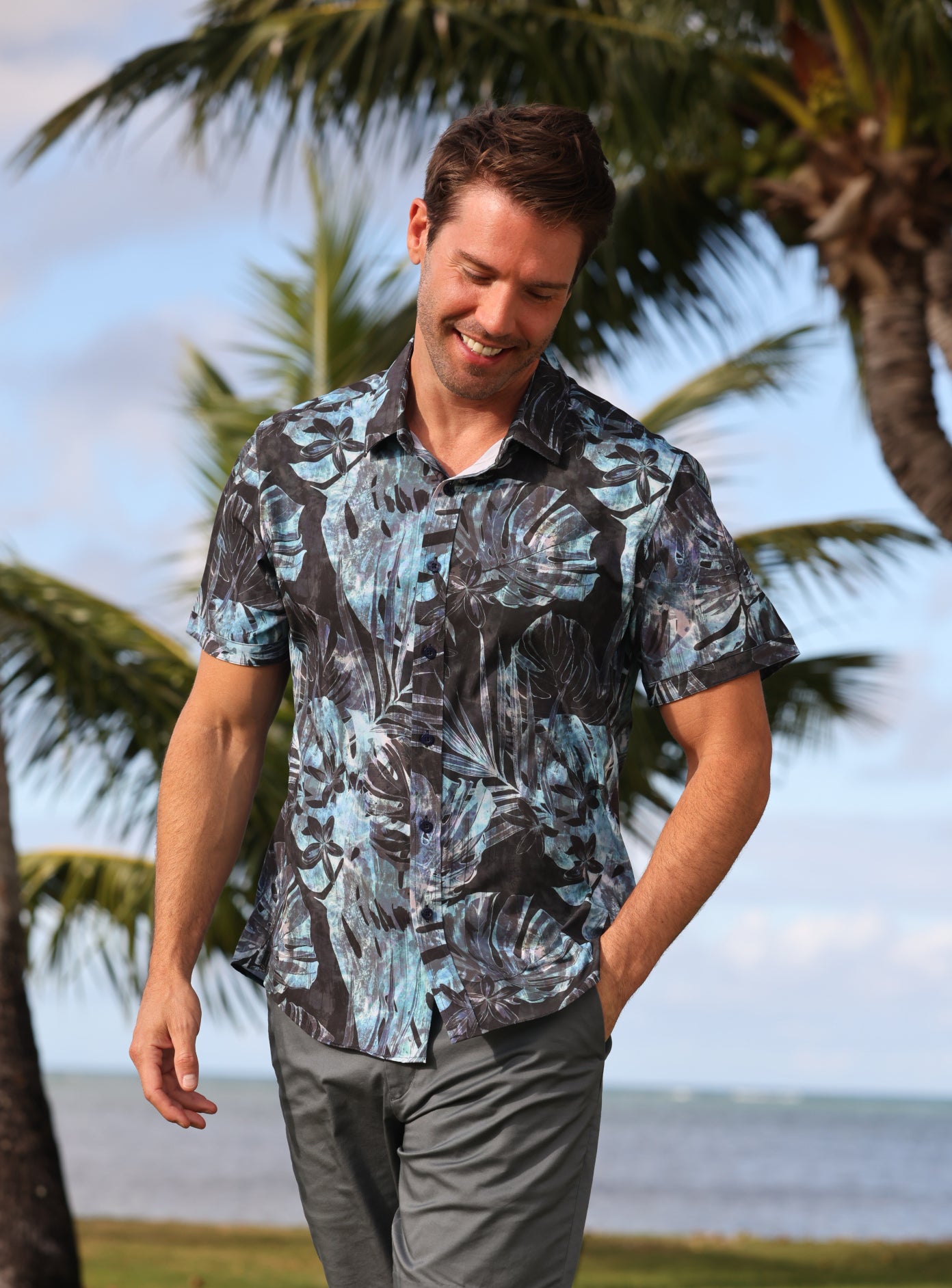 Island Crew Men's Stretch Short Sleeve Aloha Shirt: Jungle Isle