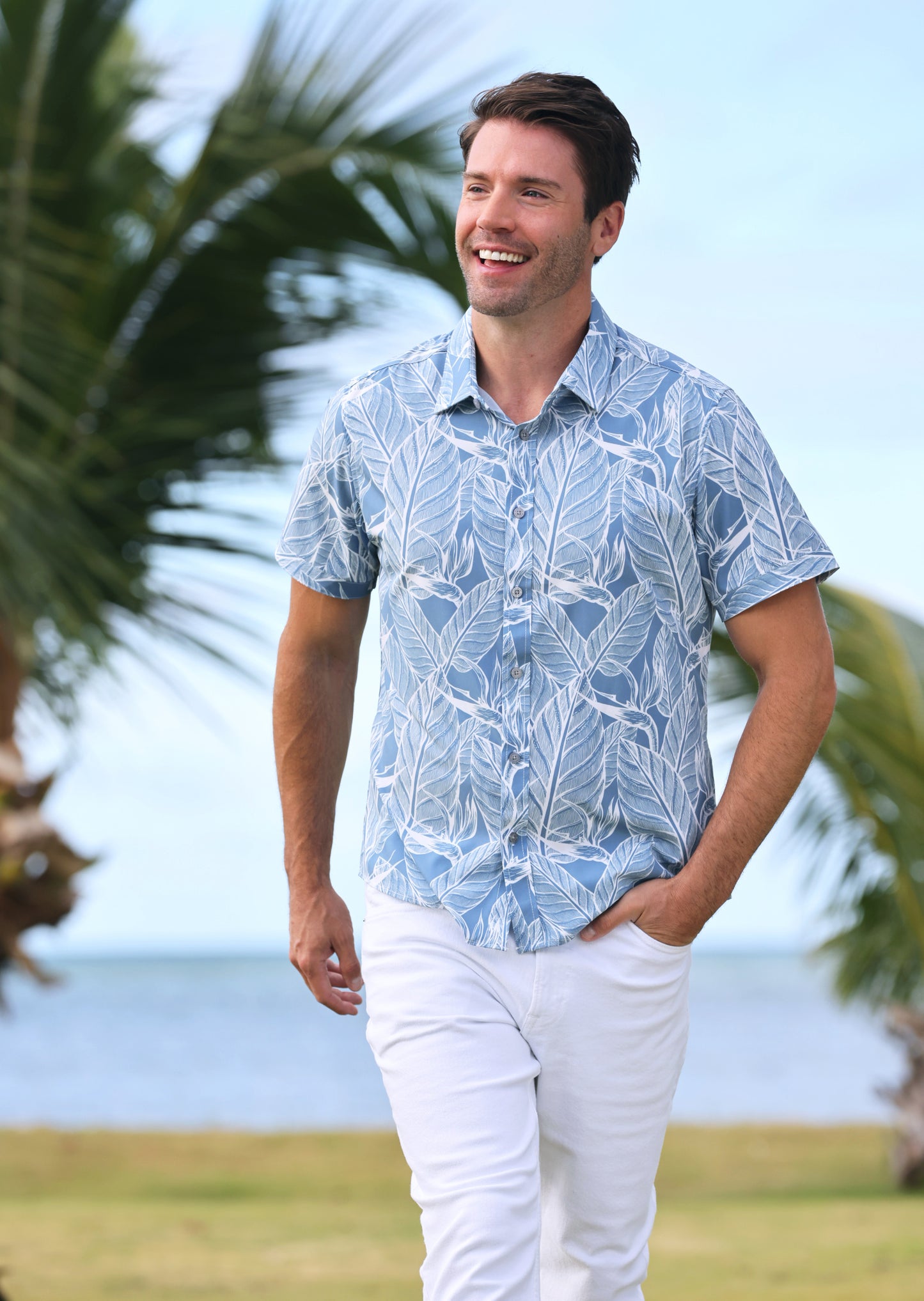 Island Crew Men's Stretch Short Sleeve Aloha Shirt: Leafy Lagoon